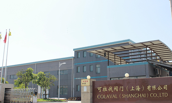 ������y��B